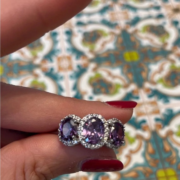 COPY - Simulated amethyst 3 stone oval ring tri stone - Picture 5 of 14
